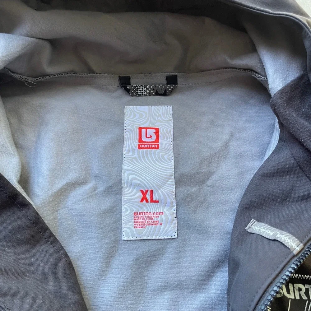 Burton hooded softshell